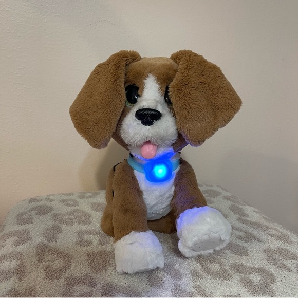 FurReal Chatty Charlie The Barkin Beagle - Picture 4 of 14